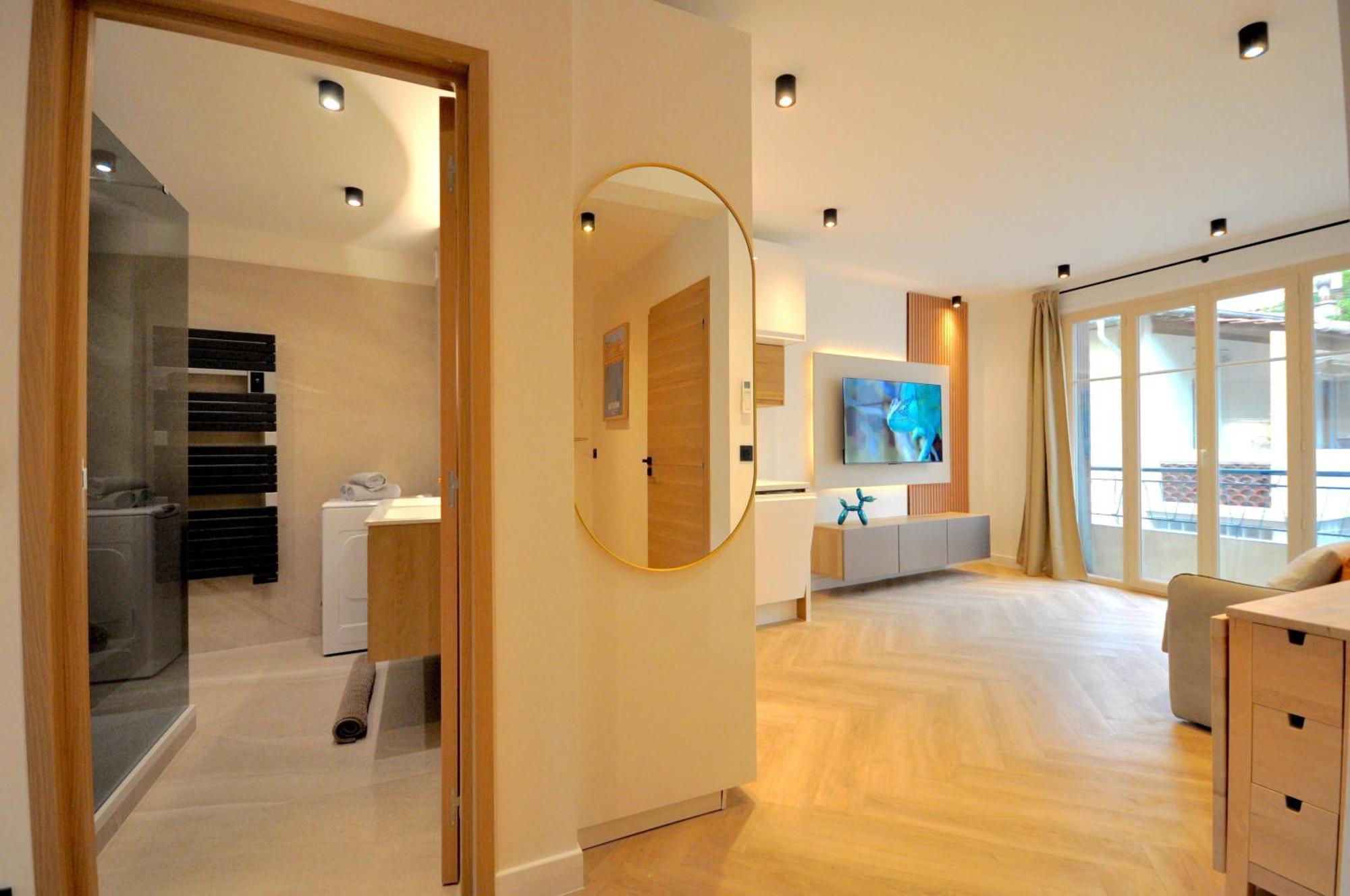 Monaco # Menton - 6 Persons - 2 Bedrooms - Full Renovated - Private Parking - Hypercenter - Clim - Beach And Sun Eksteriør bilde