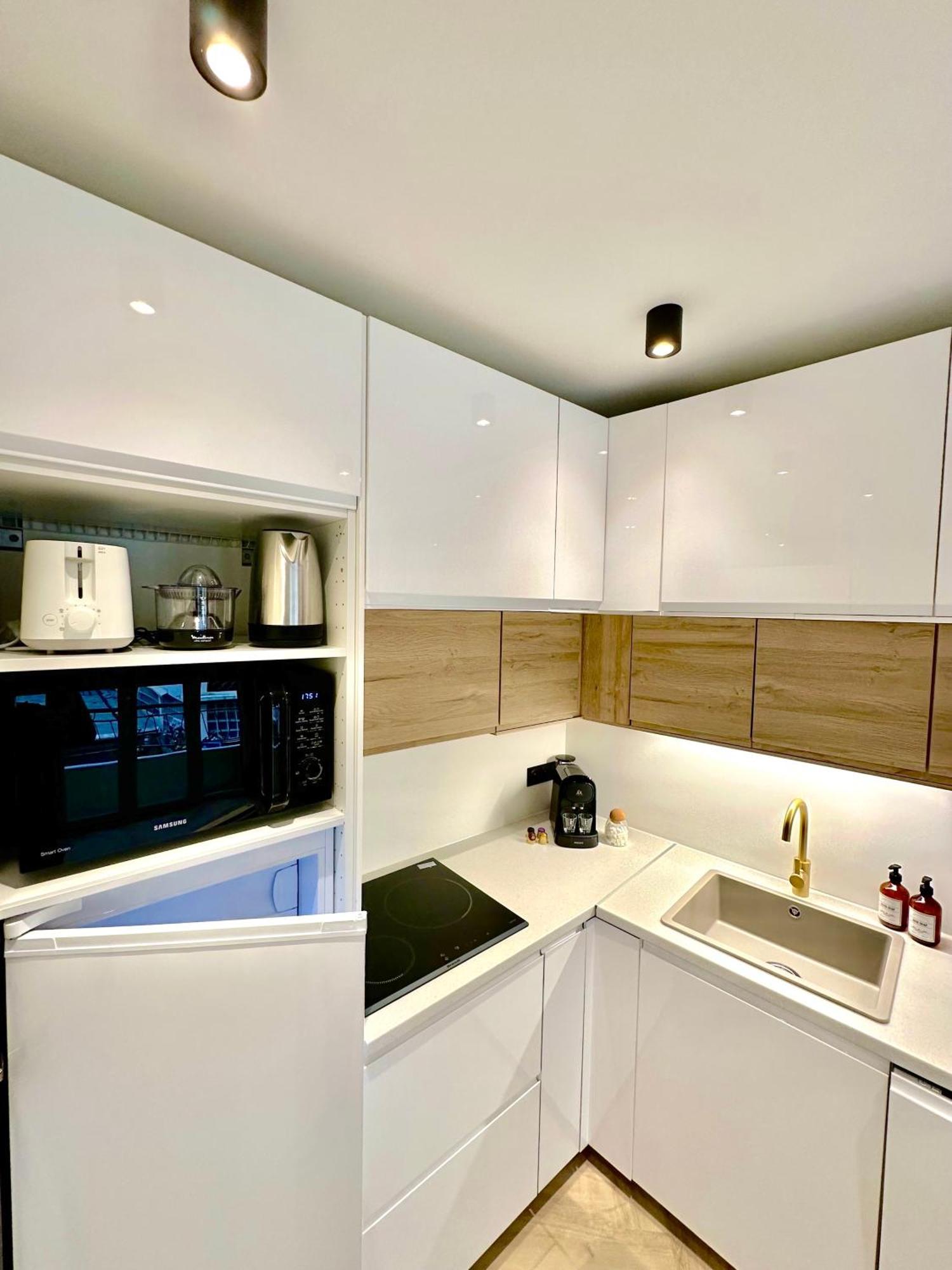 Monaco # Menton - 6 Persons - 2 Bedrooms - Full Renovated - Private Parking - Hypercenter - Clim - Beach And Sun Eksteriør bilde